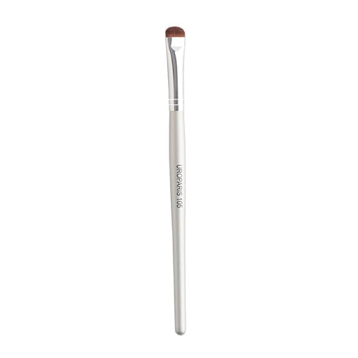 UROPARIS 105 Eye Brush For Makeup | Precision Cut Crease Brush with Wooden Handle