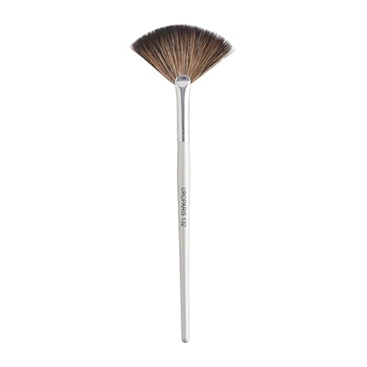 UROPARIS 132 Fan Brush for Makeup | Natural Bristles with Wooden Handle