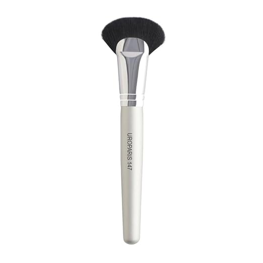 UROPARIS 147 Fan Brush for Makeup | Crafted with Natural Bristles & Wooden Handle | Perfect for Sculpting, Contouring, Highlighting - Silver